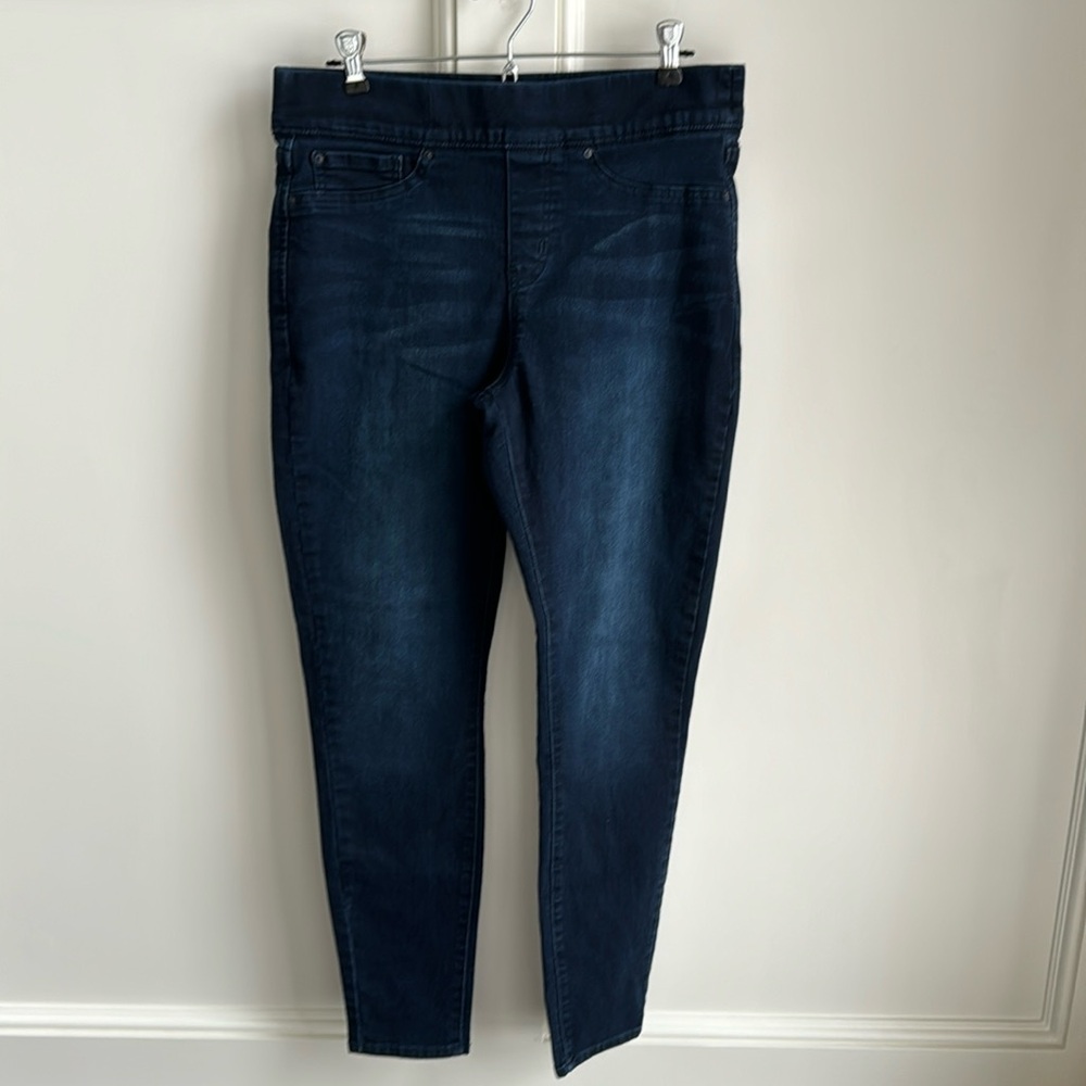 Levi Pull on Skinny Jeans